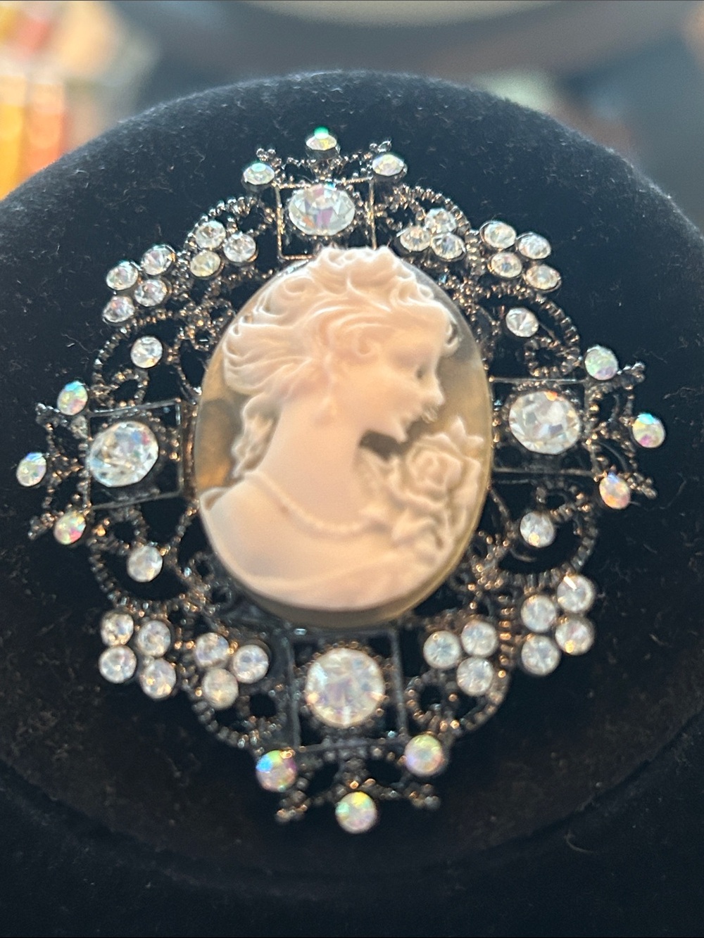 Vintage-Inspired Pink Cameo Crystal Brooch - Women's Jewelry